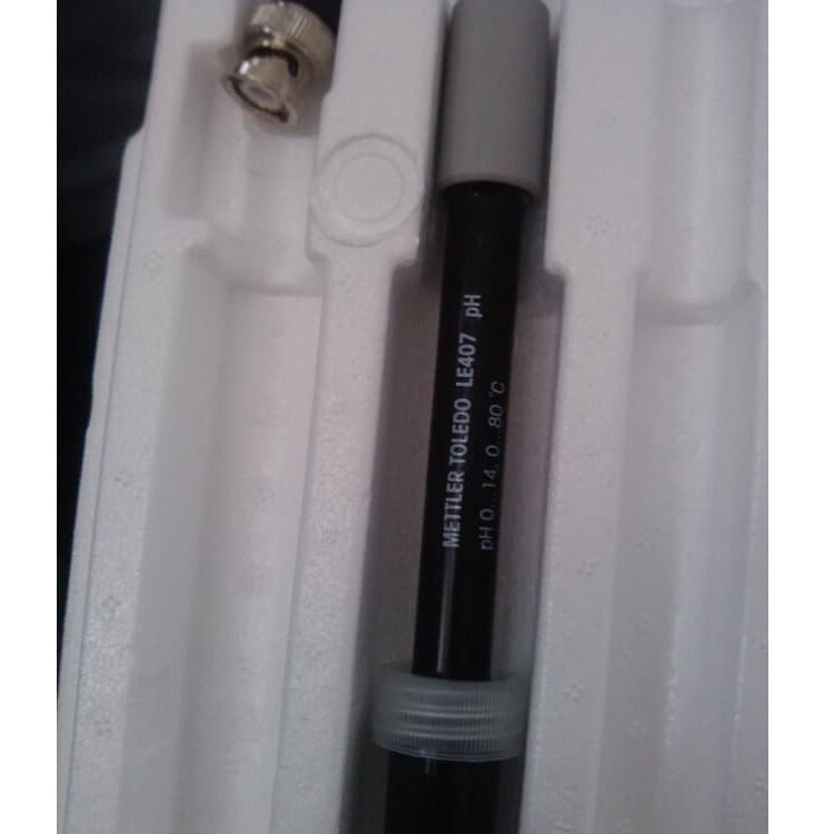 Mettler Toledo Laboratory Composite pH Electrode LE407/LE409 with Plastic Housing and Glass Sensor and BNC Interface