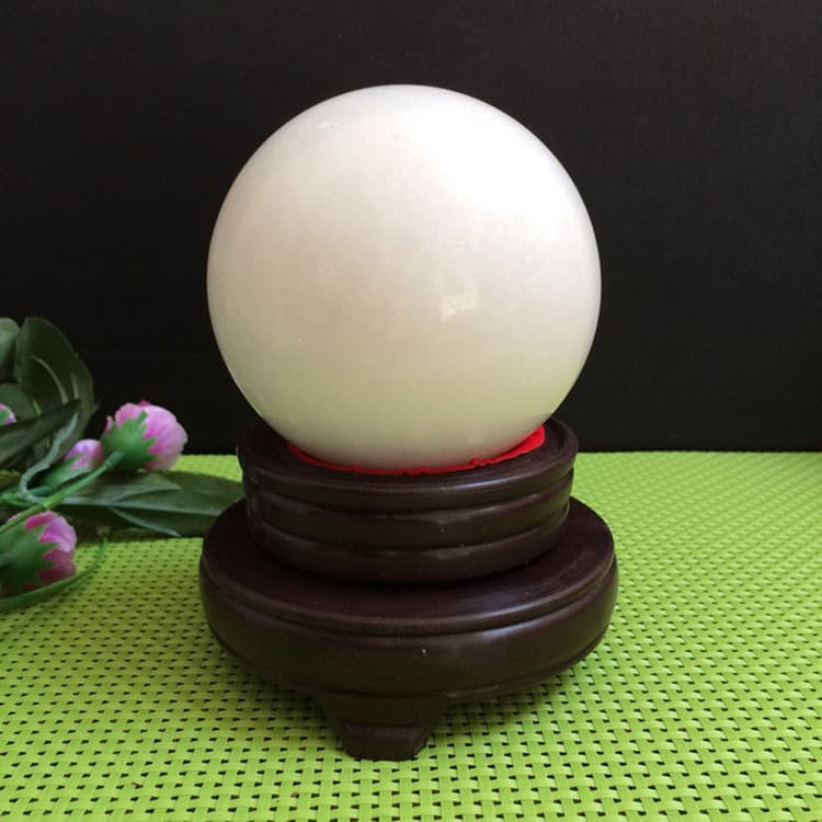 White Jade Feng Shui Ball Ornament for Sale - Jade Stone Decorative Sphere, Suitable for Viewing and E-commerce Live Streaming