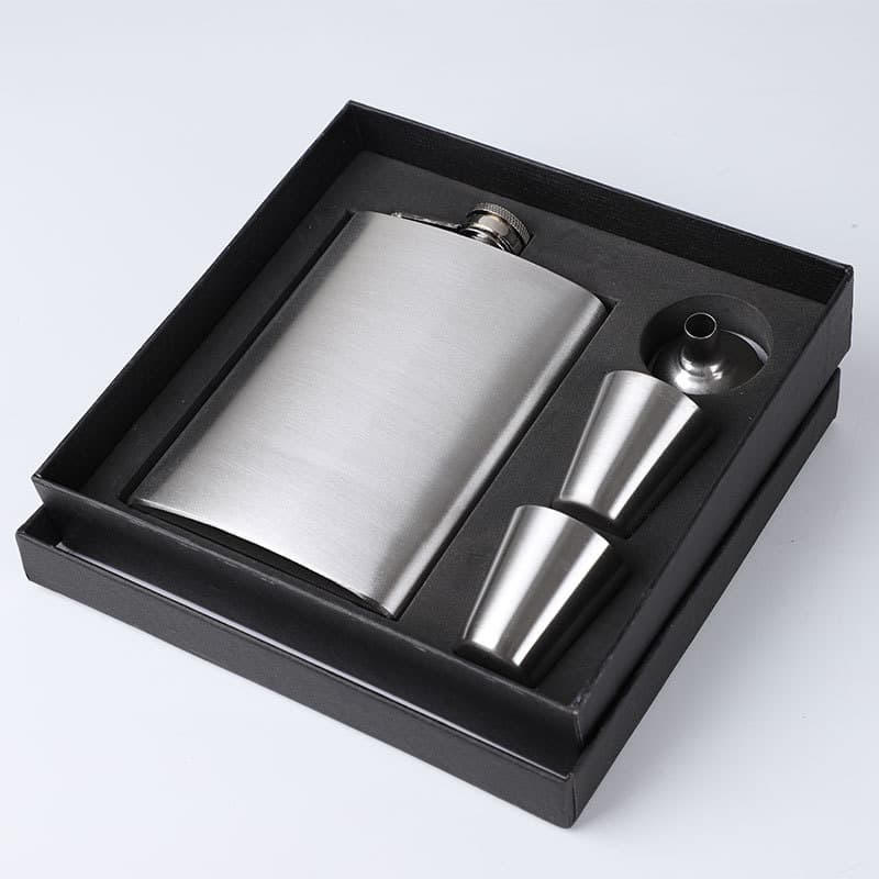 Stainless steel flask set, sandblasted, with wine glasses and funnel, factory wholesale, logo customization available, portable, outdoor, 8oz.