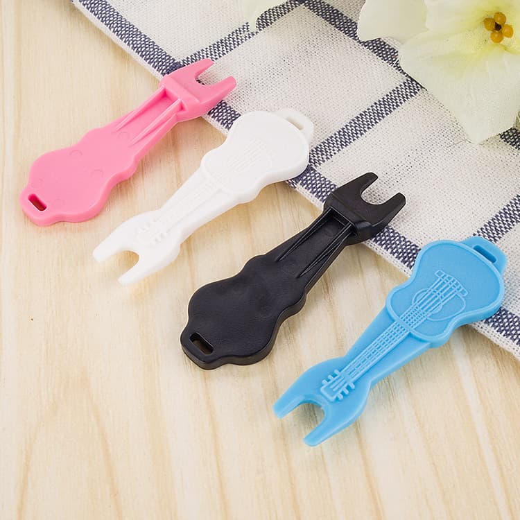 Folk Guitar String Remover Plastic Bridge Pin Puller Guitar String Changing Tool Instrument Accessory