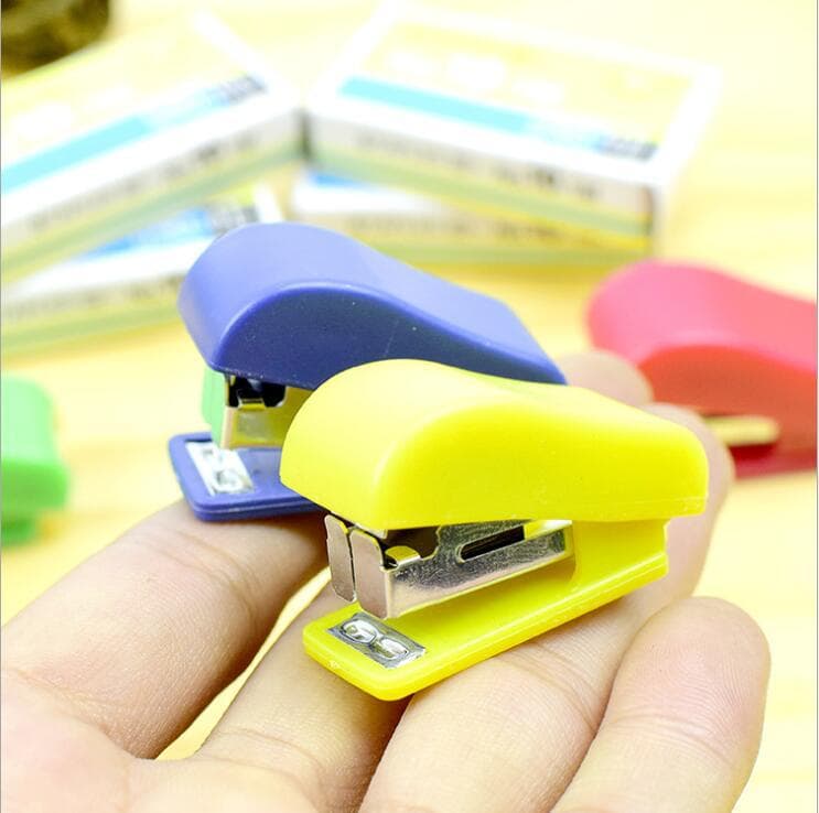 Creative stationery stapler, mini stapler, uses 10# staples, small stapler