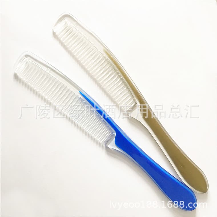 Recommended disposable combs for hotels, two-color tailpipe combs, portable travel combs, long strip combs, consumables for inns and guesthouses, wholesale.