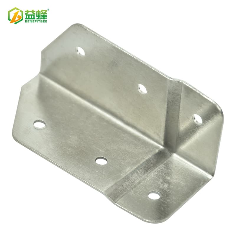 Yi beekeeping tools new beehive card corner spot box corner small accessories zinc plated iron anti-collision corner factory direct sales