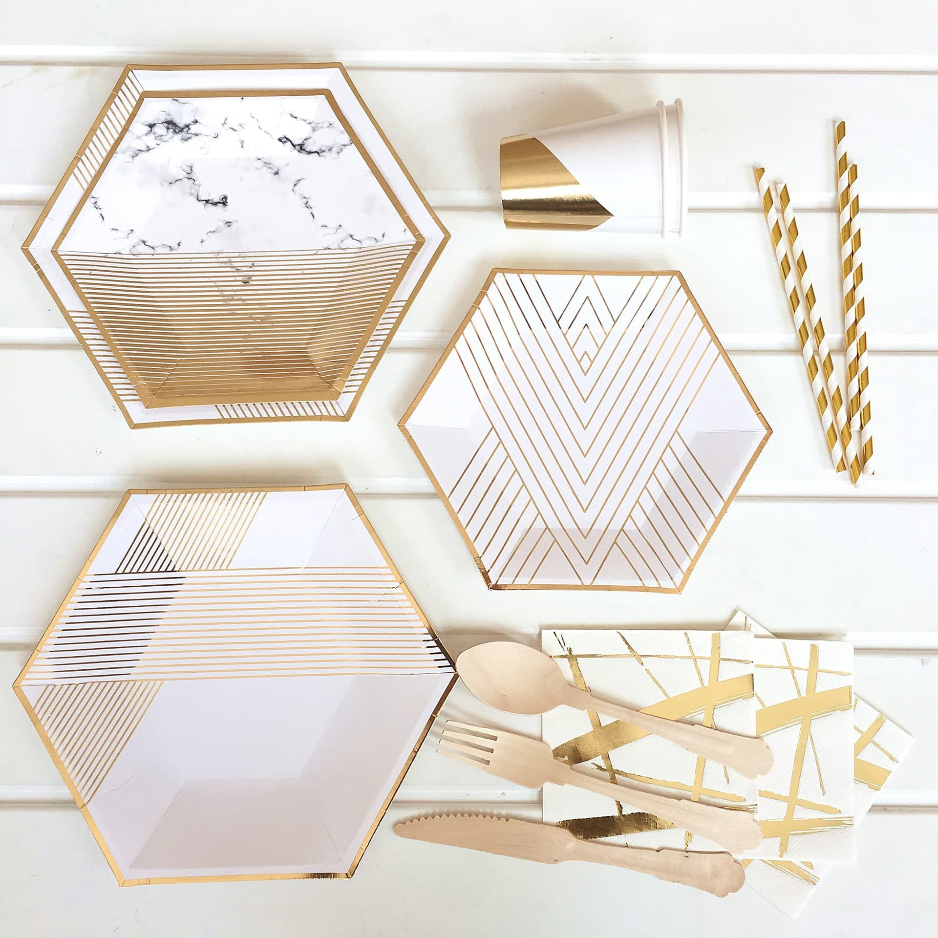 Disposable Gold-Stamped Paper Plate Cake Tray 7-Inch Birthday Party Supplies Cold Drink Cup for Dining Table Decoration
