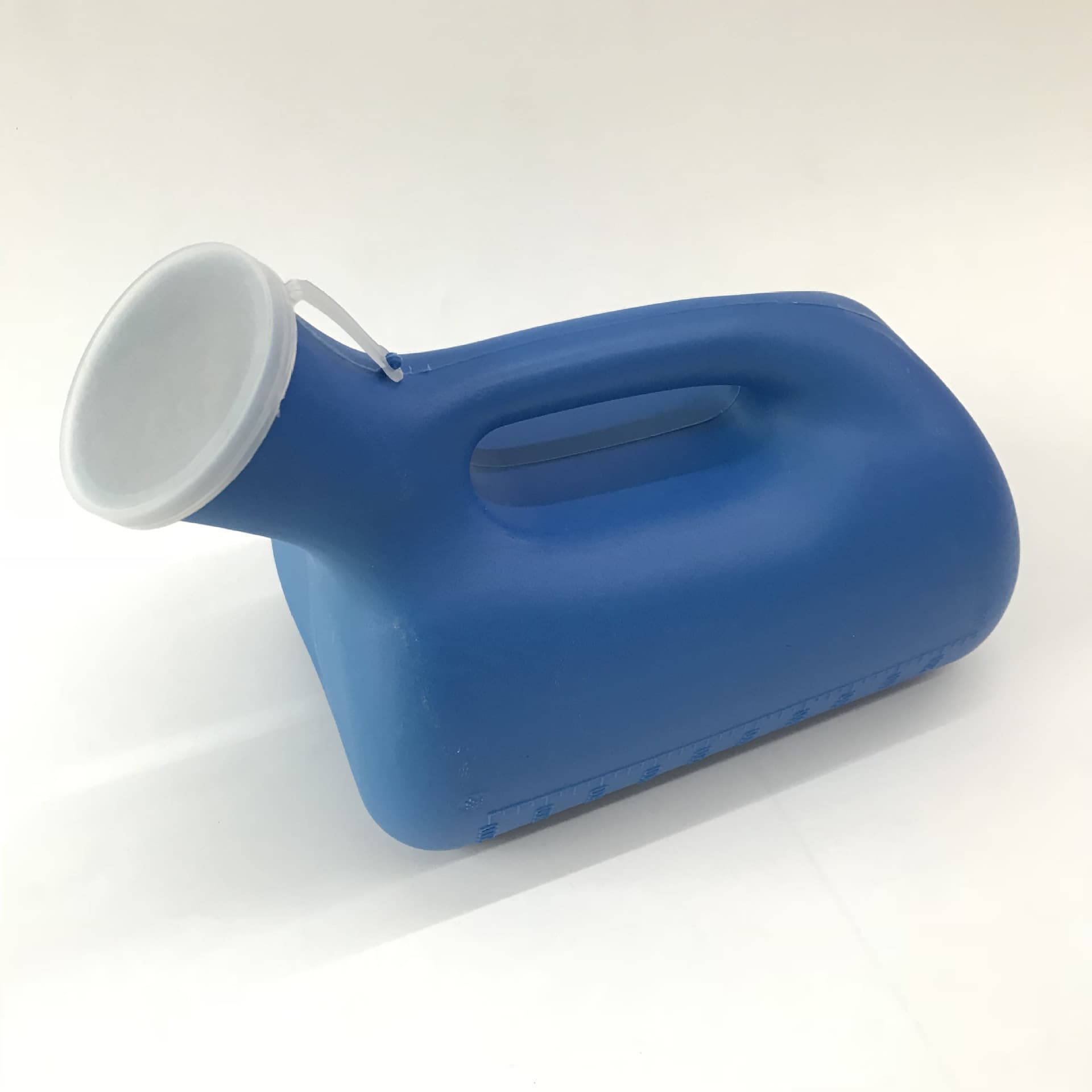 [Original factory supply] Blue with lid 2000ml thickened men's urinal for elderly and drivers