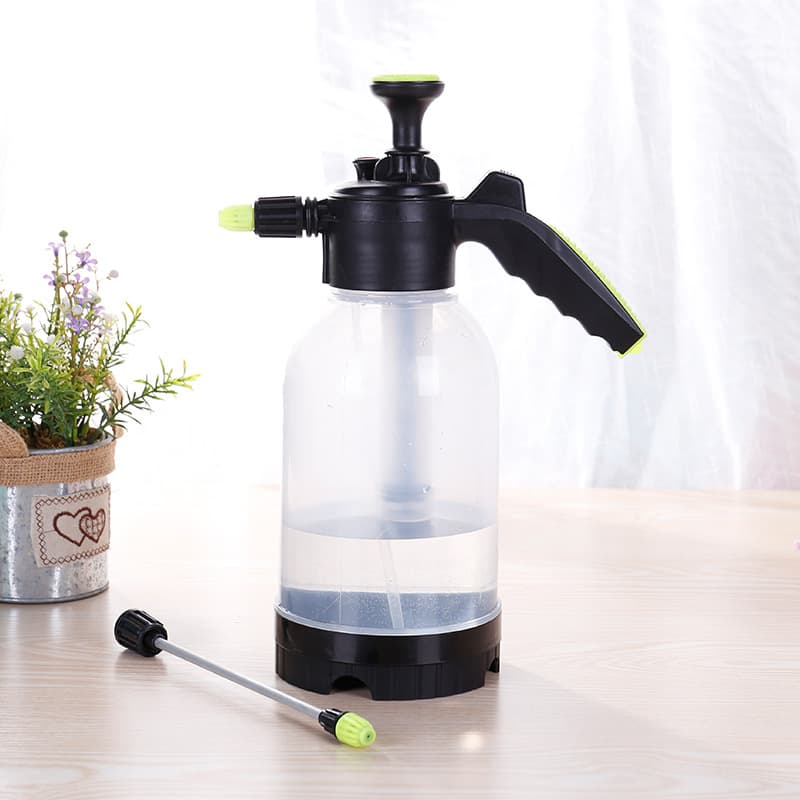 Qihua Transparent Gardening Tool Watering Can 2L Large Capacity High Pressure Spray Bottle for Home Use