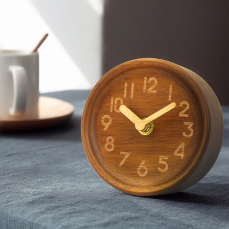 Creative solid wood alarm clock, fashionable wooden needle, silent small table clock, log clock, Amazon best-selling decorative clock