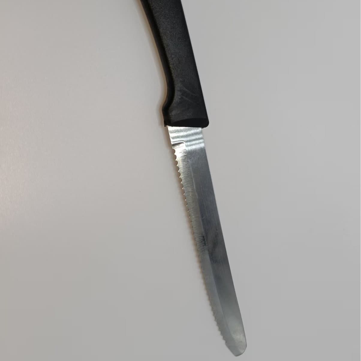 Stainless Steel Super Sharp Serrated Western Dining Knife, Stock Restaurant and Hotel Cutlery, Camping Western-style Steak Knife in Stock