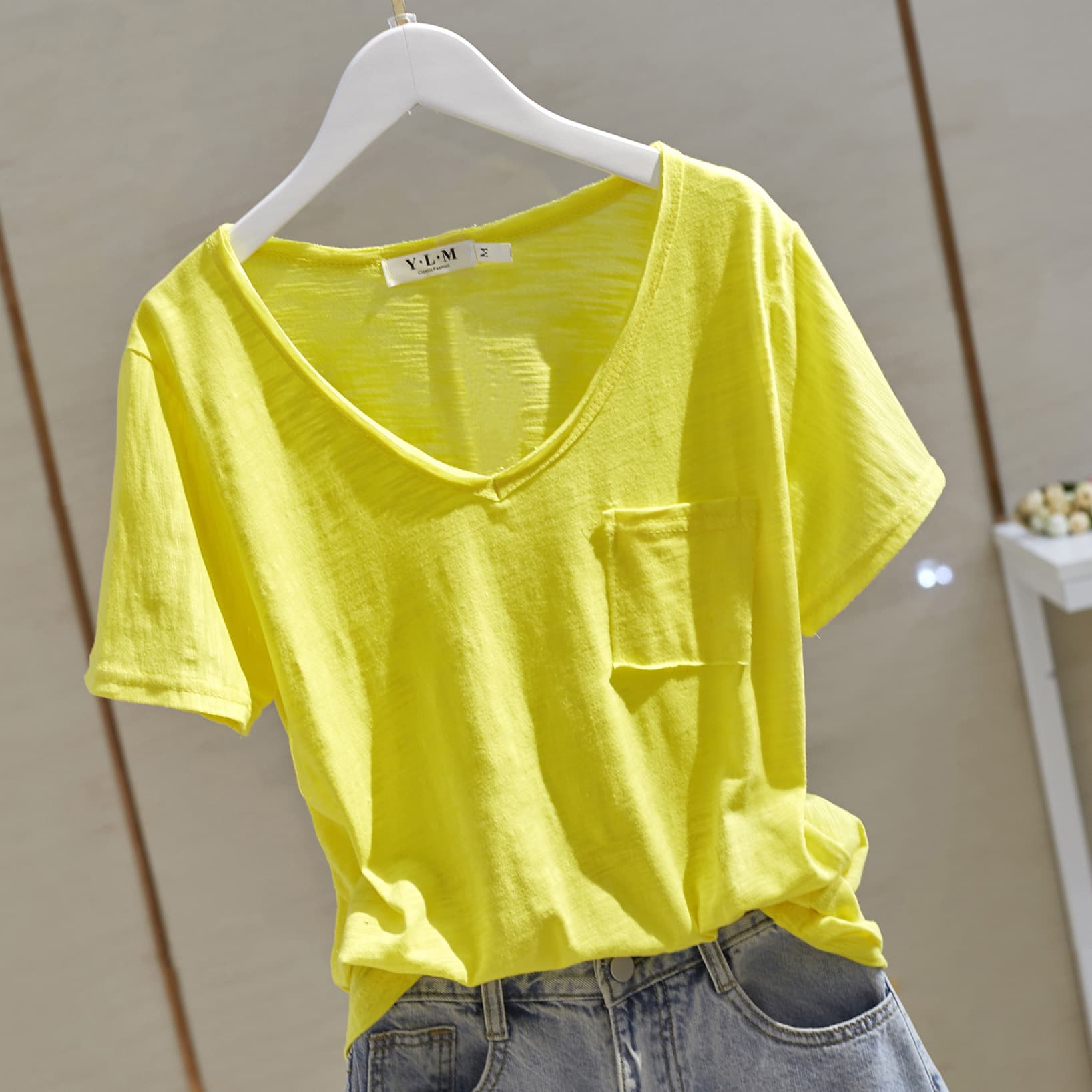 Slub Cotton Short-sleeved T-shirt Women's 2025 Summer New V-neck Straight Padded Pocket Solid Color Top Base Trendy
