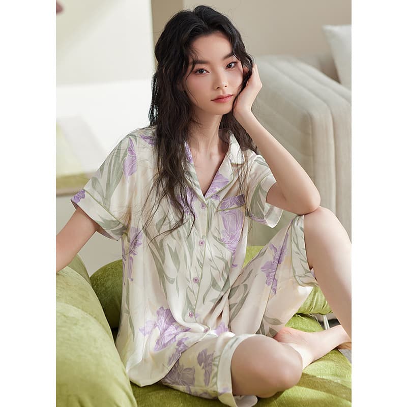 Ice silk pajamas for women summer thin cool short-sleeved cropped pants middle-aged mothers silk high-end home wear set