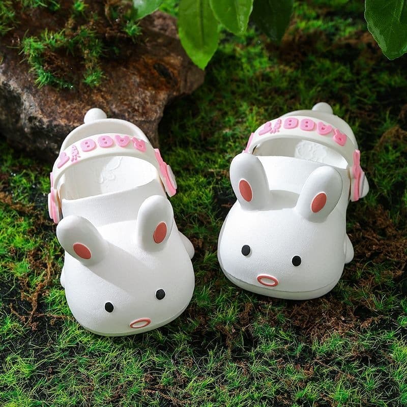 Cute Cartoon Rabbit Hole Shoes for Women Summer Students Anti-Slip Ins Style Heart Closed-Toe Sandals Women Parent-Child