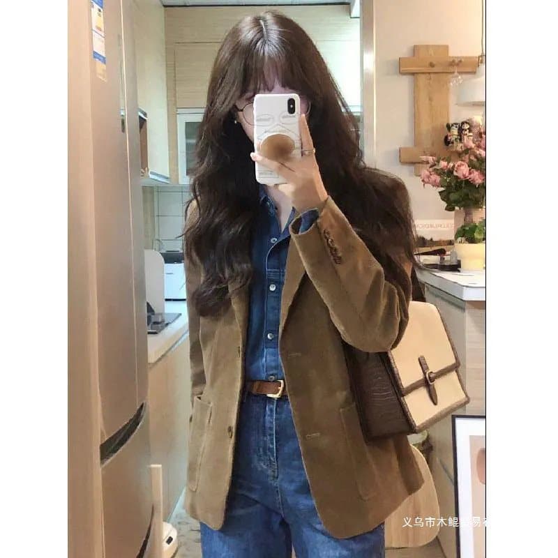 Retro-style Velvety Brown Long-sleeve Blazer for Women, Spring/Autumn Short Workwear Top