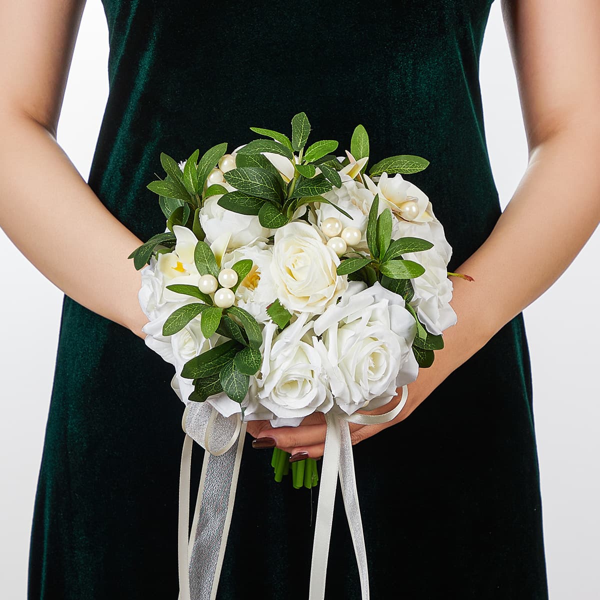 Grass Green Rose Bridal Bouquet European and American Style High-End Flower Arrangement Creative Luo Han Leaf Outdoor Romantic Wedding Bouquet