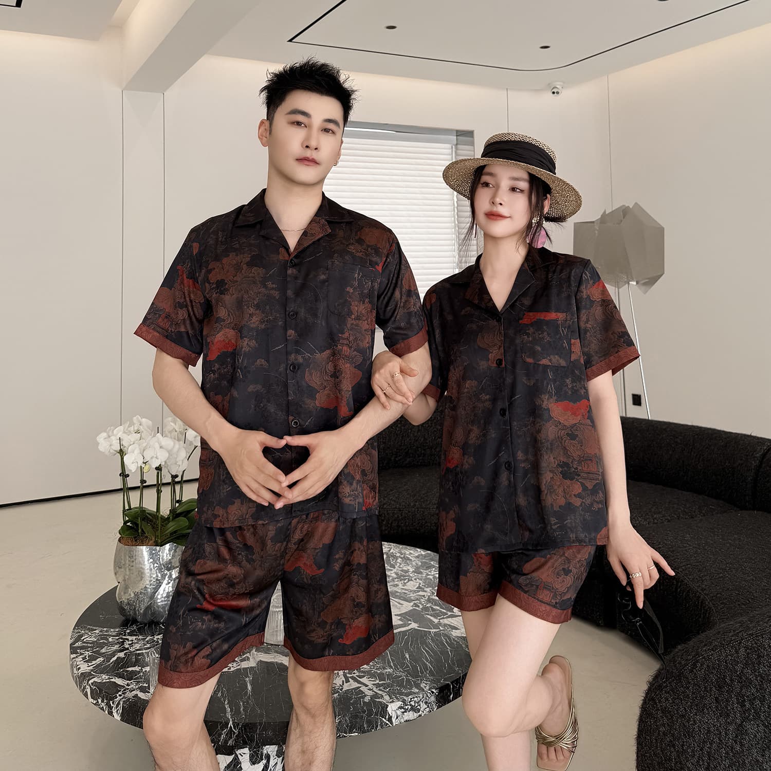 Men's pajamas, high-end ice silk summer thin short-sleeved breathable teen male and female couples plus size home wear