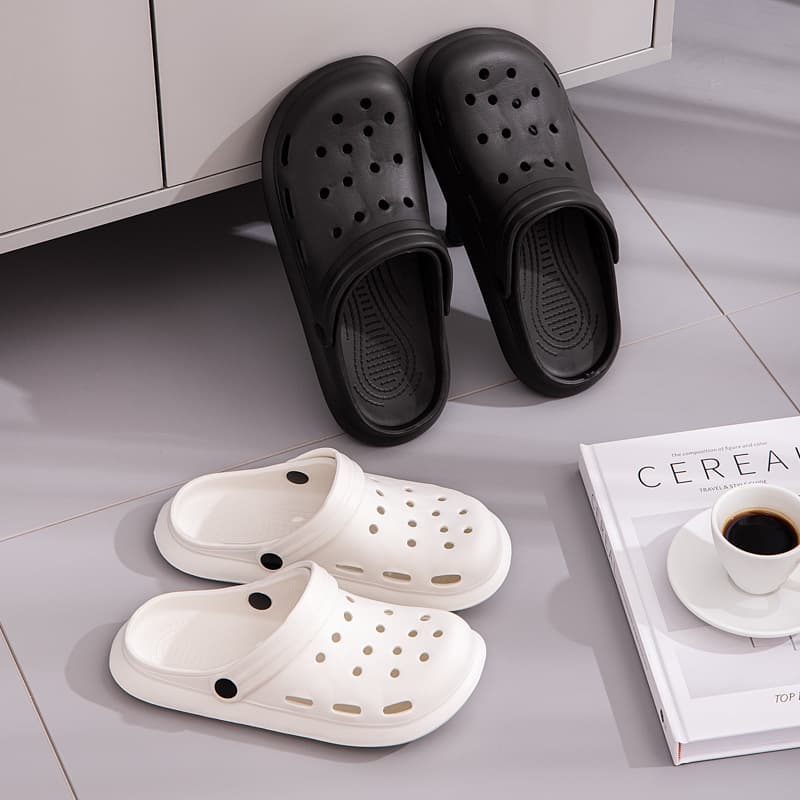 Thickened Hole Shoe Summer Garden Shoes Unisex Inflatable Flotation Shoes Beach Shoes Breathable EVA Shoe Upper Foam Shoe Bottom