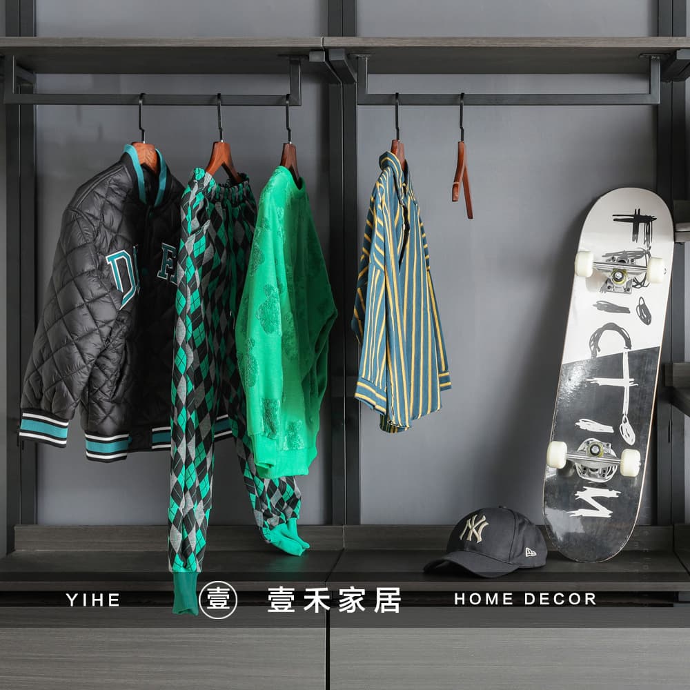 Sports-Themed Model Room Boy's Wardrobe Accessories Clothes Helmet Sneakers Clock Skateboard Combination Display