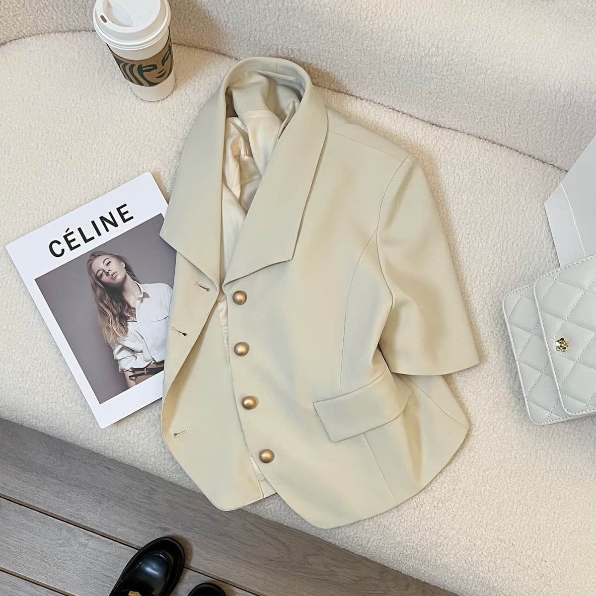 2025 new summer style off-white thin short-sleeved suit jacket for women with small temperament and fashionable short suit