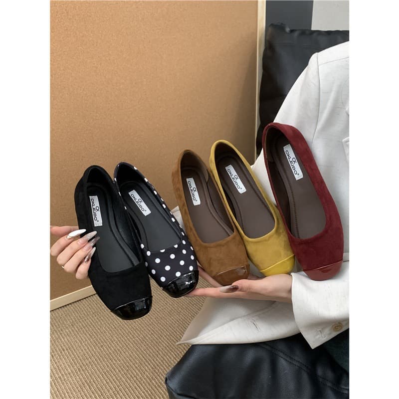 Korean Retro Niche Flat Grandma Shoes for Women 2025 New French Style Shallow Mouth Loafers Commuting Evening Shoes