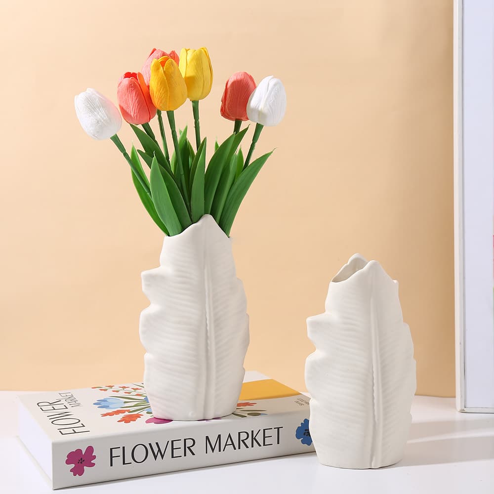 Creative leaf-shaped plastic vase, simple vase, living room decorative ornaments, dry flower arrangement, geometric decorative vase