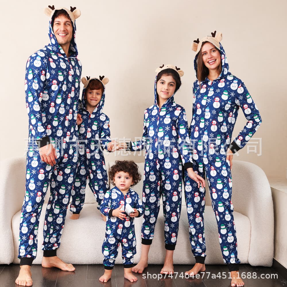 2023 New Christmas Family Sets Cross-border Collection, European and American Imitation Sweater Effect Print Christmas Family Wear
