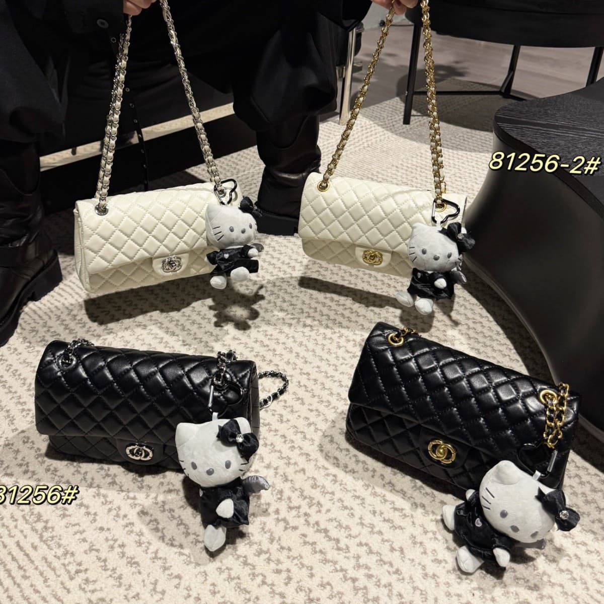 Chanel-style Bag for Women 2025 New Large Capacity Commuter Shoulder Bag Versatile Diamond Quilted Chain Bag Underarm Small Square Bag