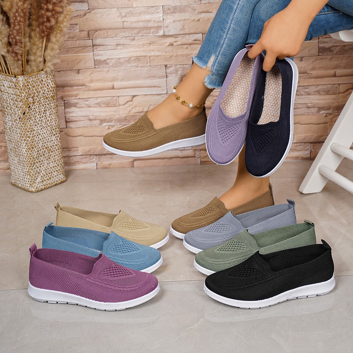 Old Beijing Cloth Shoes Women's 2026 Cross-Border New Style Flyknit Casual Shoes Soft Sole Middle-Aged and Elderly Mother Shoes