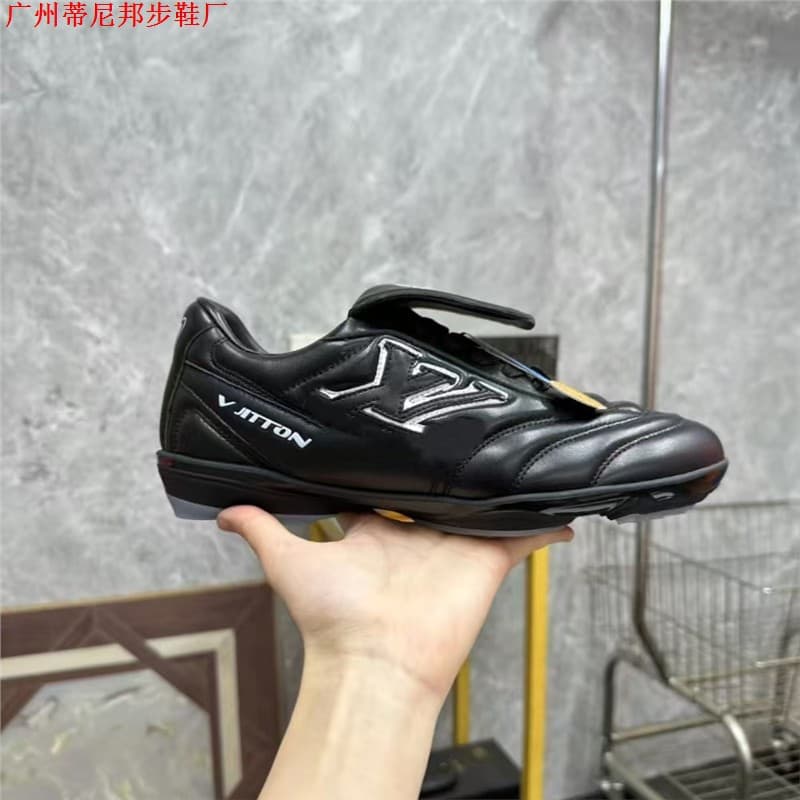 Guangzhou light luxury Llujia couple genuine leather football shoes footprint scooer35～46