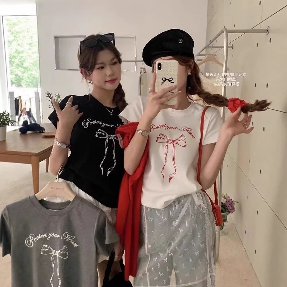 Red Bow Short-Sleeve T-Shirt for Women, Unique Design, 2026 New Style, White and Black, Spring/Summer, Regular Shoulder, Beautiful Top