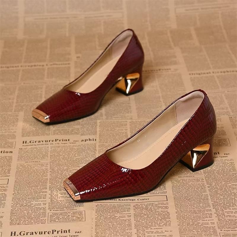 British style square toe shallow mouth single shoes for women in spring and autumn French style thick heel versatile comfortable medium heel small leather shoes