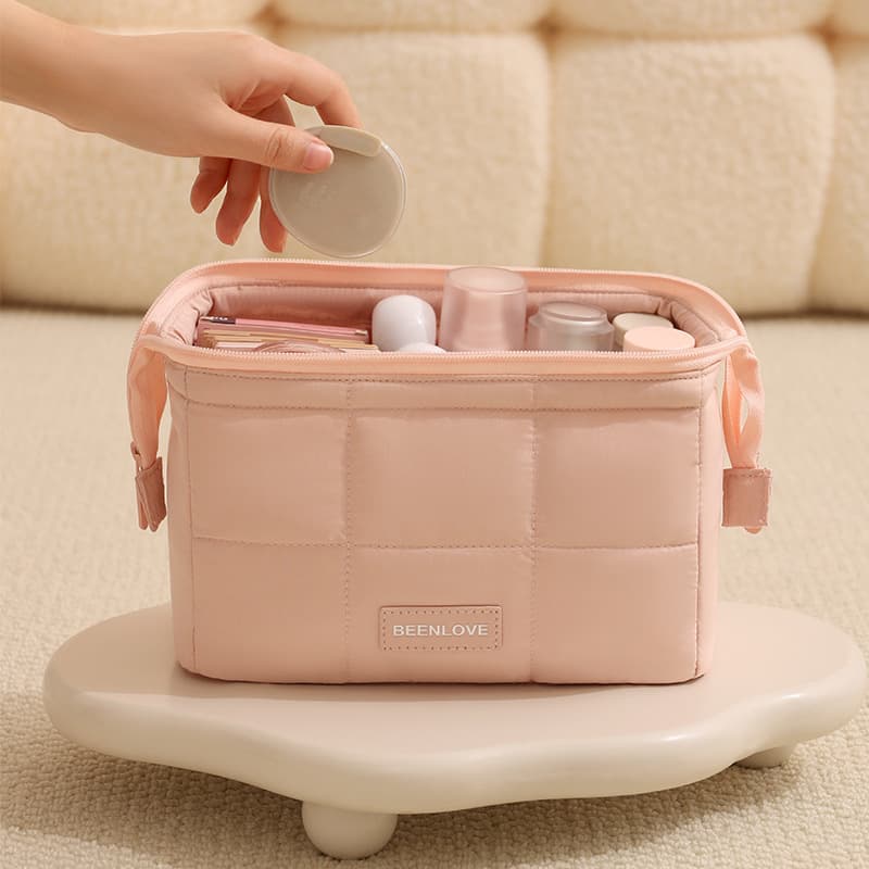 Runhui's new cloud steel frame storage bag cosmetics storage bag travel toiletry bag hand cosmetic bag large capacity