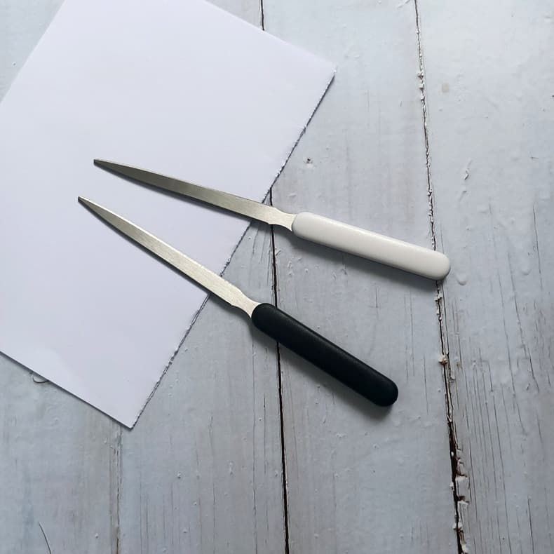 Factory Wholesale Office Gift Letter Opener, 19cm Stainless Steel with Plastic Handle, White Cross-Border Envelope Knife in Stock