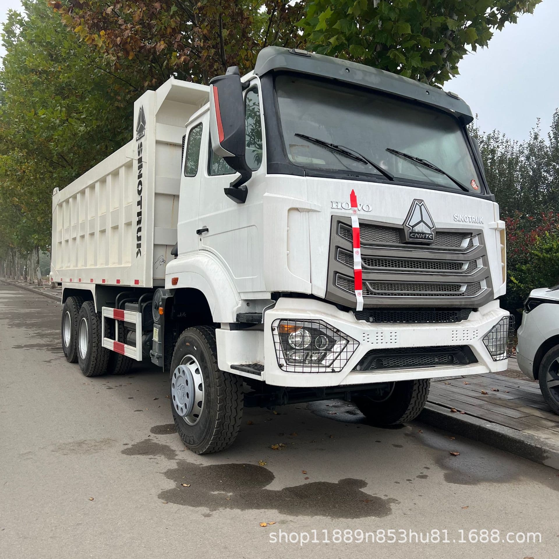 Cross-border supply HOWO dump truck front two rear eight dump truck heavy-duty truck mining transport vehicle engineering tipper