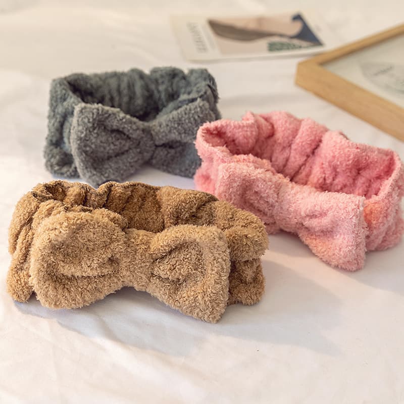 Women's hair tie, specially designed for washing face, applying makeup, and using face masks. Non-slip, won't wet hair or press on bangs. Same style as Liu Yifei.