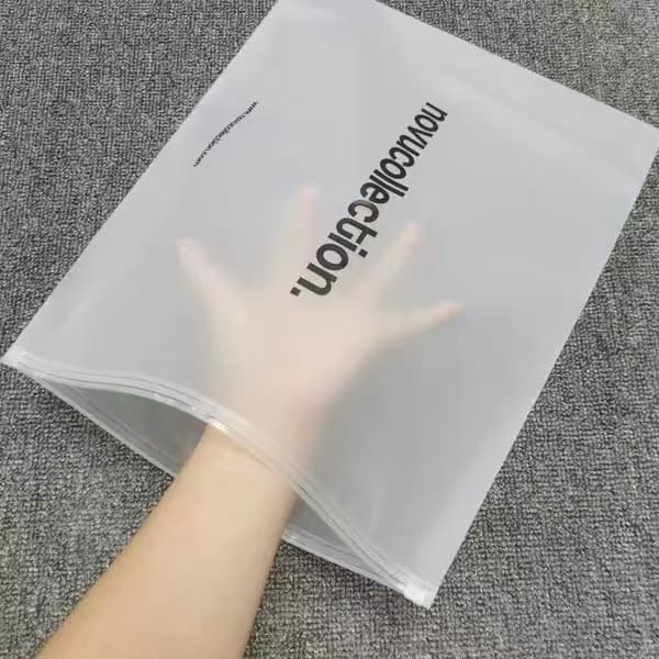 Zipper bag customization, CPE frosted clothing, socks, towels vertical zipper packaging bags, custom recyclable