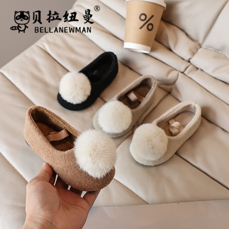 Girls' Autumn/Winter Fleece-Lined Slip-On Loafers, 2025 New Style, Pom-Pom Slip-On Cute Furry Shoes