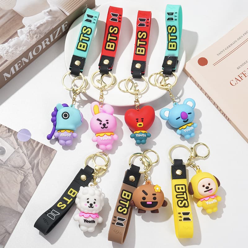 Creative cute youth group keychain pendant trendy cool bag school bag car doll pendant small jewelry wholesale