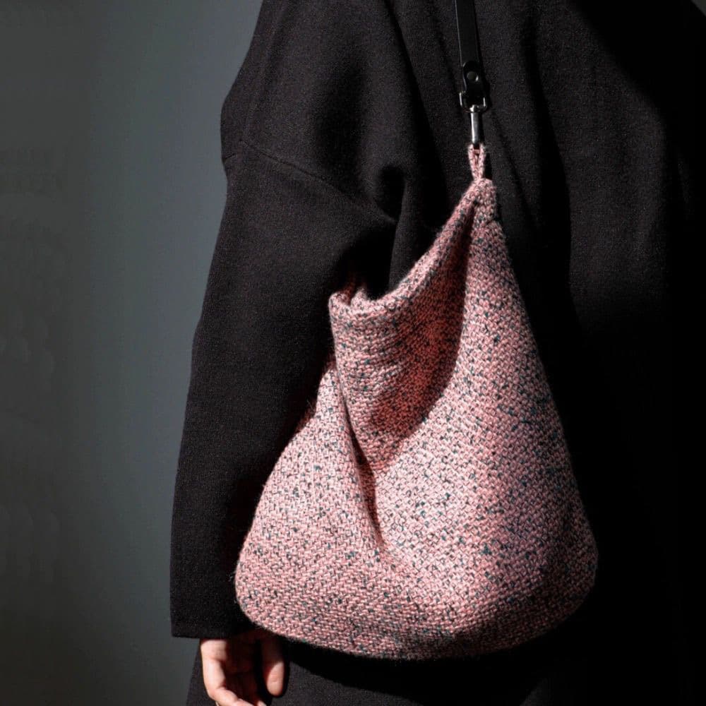 Winter new smoke pink wool tweed shoulder bag, retro lazy leather rope bag, crossbody bag, daily casual bag