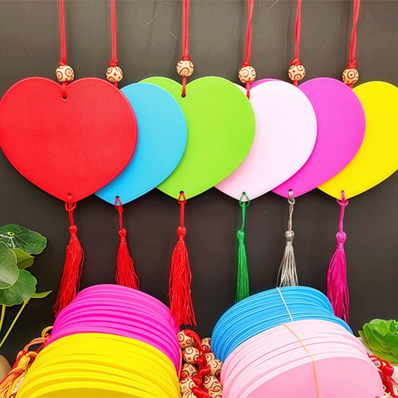 Colorful wooden wishing plaques, prayer plaques, wish cards, wooden tags, tourist handicrafts, logo printing available.