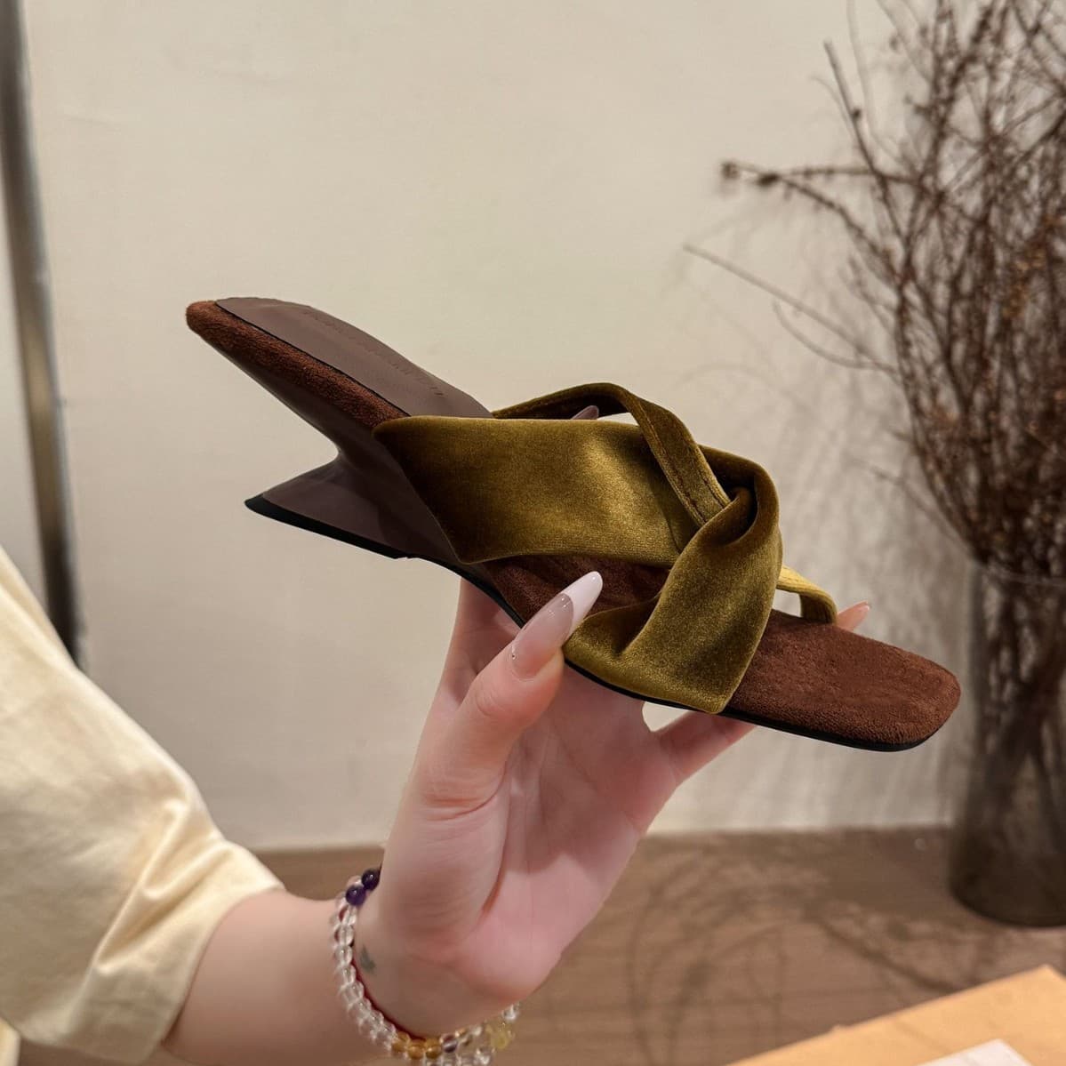 French style beautiful high-heeled slippers for women, summer new style, versatile square toe with skirt, no tired feet, wedge-heeled sandals