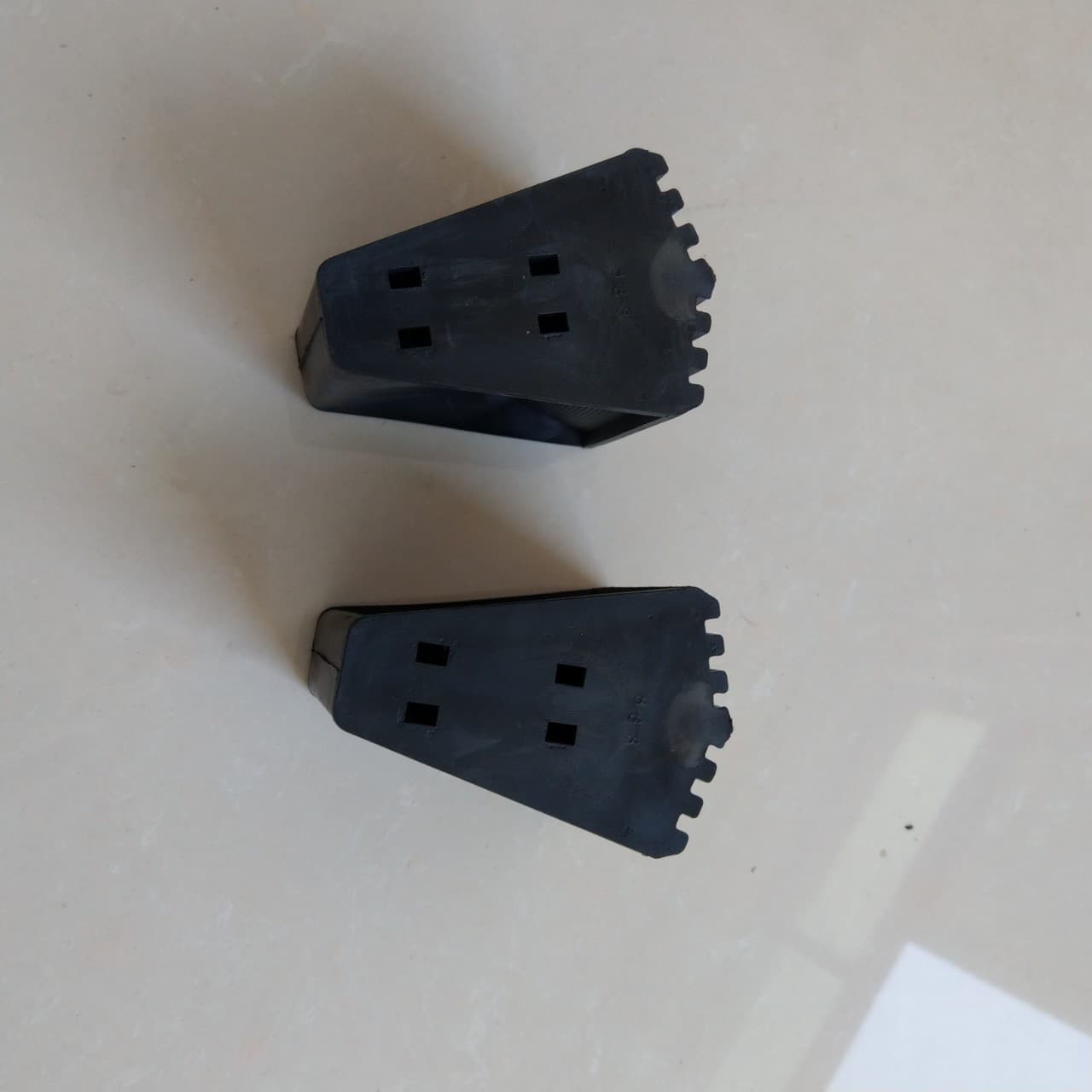 Giant Foot Sleeves, Telescoping Joint Ladder Accessories, Anti-slip Foot Pads, Ladder Leg Anti-slip Black Thickened Fan-shaped Feet