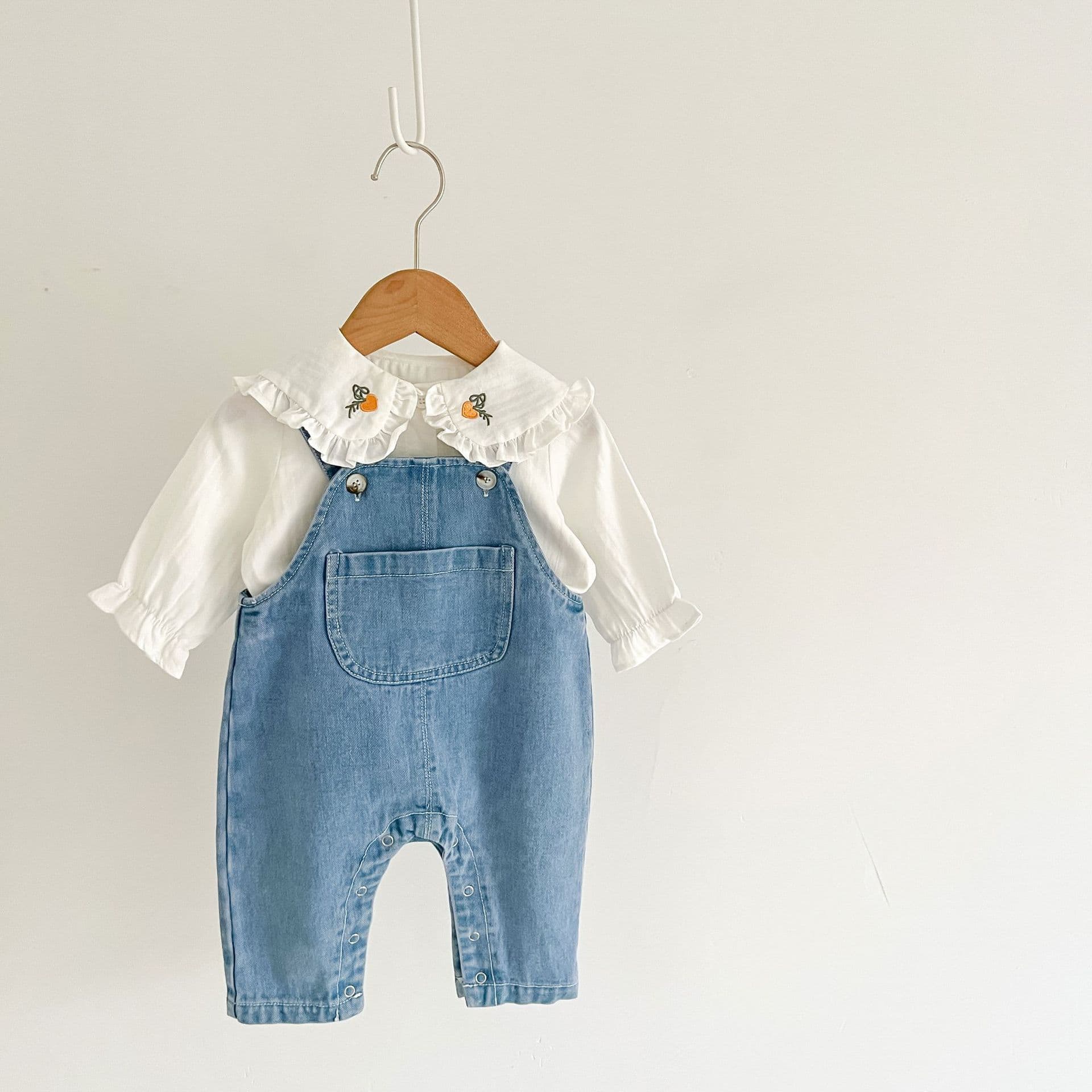 Trendy Fall Overalls for Baby Girls, New Style Denim Jeans, Loose Fit Cotton Pants for Toddlers
