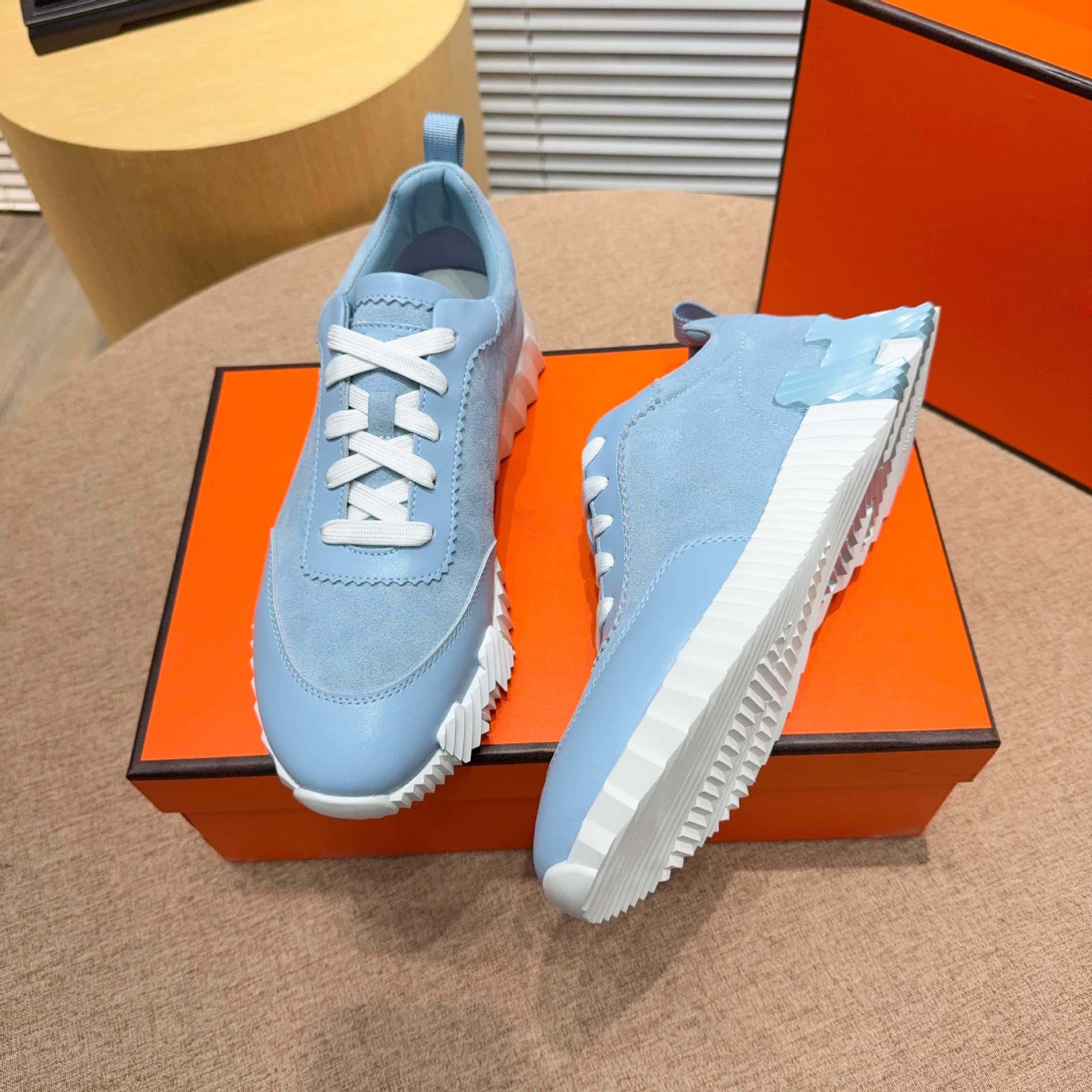 2026 New European Style Spring Autumn Classic Casual All-Season Versatile Lace-Up Soft Sole Breathable Trendy Men's Shoes