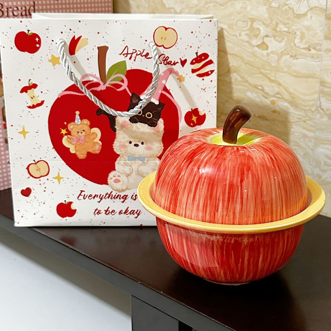 Creatively designed apple-shaped ceramic stew pot with lid, high-looking apple dessert bowl, household food supplement bowl, souvenir