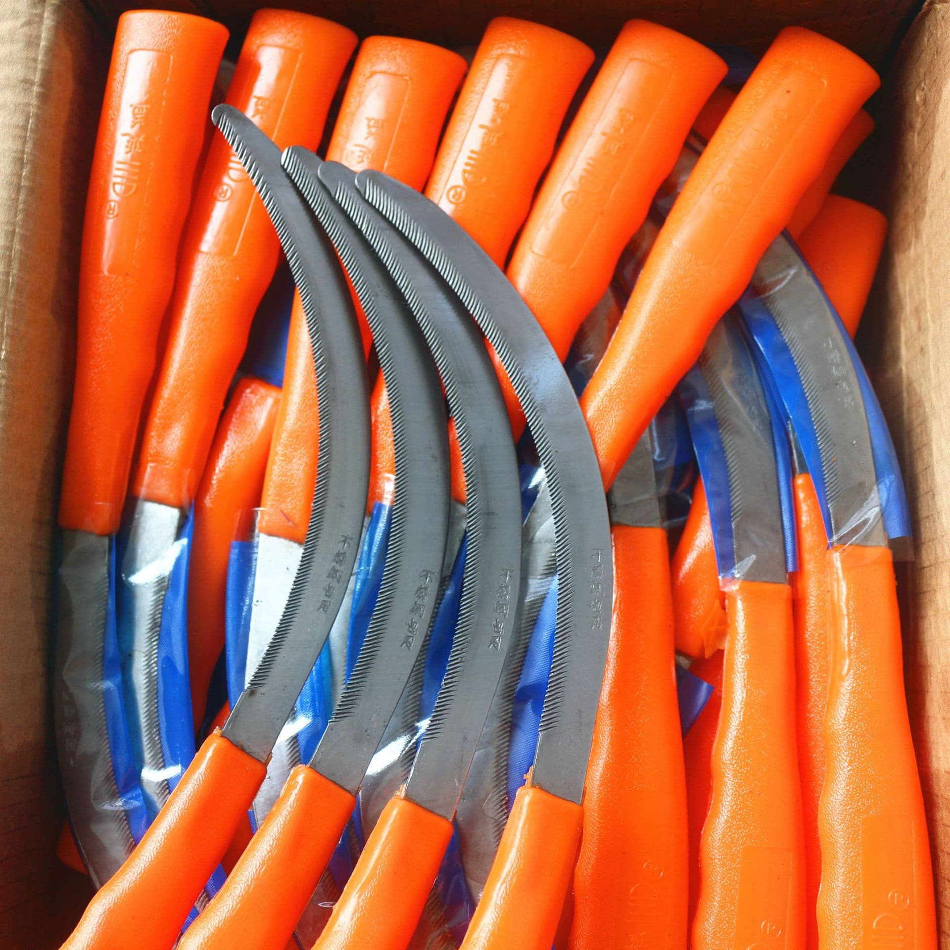 Small Serrated Plastic Handle Scythe Lawn Grass Cutting Rice Harvesting Leek Cutting Moon Tooth Scythe Agricultural Use