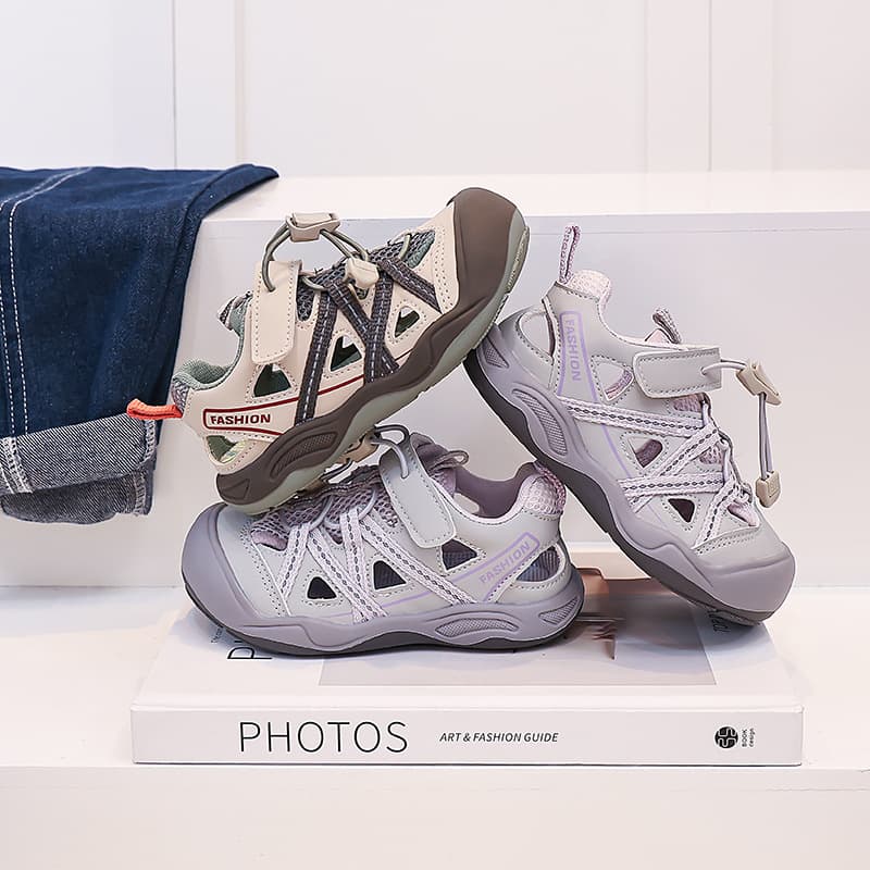 Kids Sports Sandals 2026 Summer New Style Boys Frame Beach Shoes Hollow Girls Hiking Shoes Toe-Cover Sandals