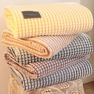 Wholesale Office Nap Blanket Coral Fleece Flannel Throw Blanket Air Conditioning Blanket Gift Sofa Cover Blanket