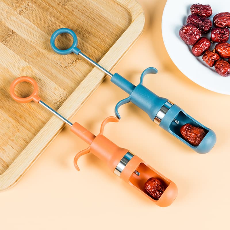 Press-Type Pitter Syringe Kitchen Gadget Home Kitchen Elastic Red Date Pitter