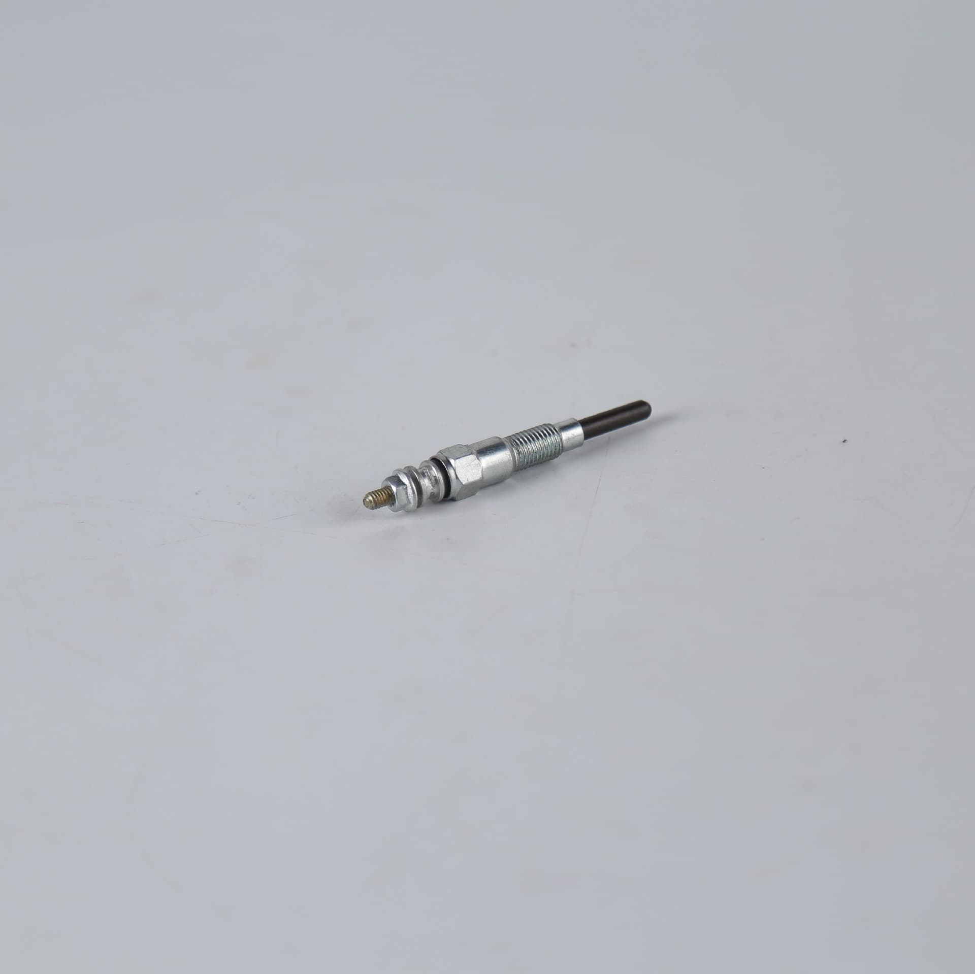 16851-65510/2/4 glow plug for Kubota, Perkins, Caterpillar construction machinery