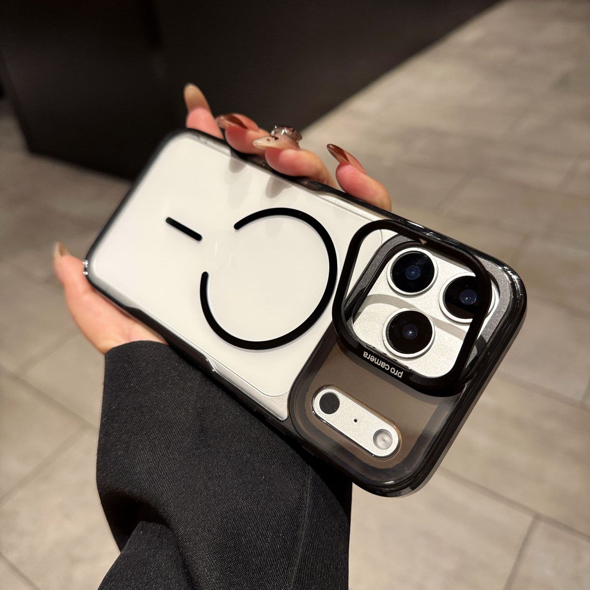 Suitable for iPhone17ProMax lens holder magnetic phone case Apple 16 Xiaoman waist skin-feeling protective cover