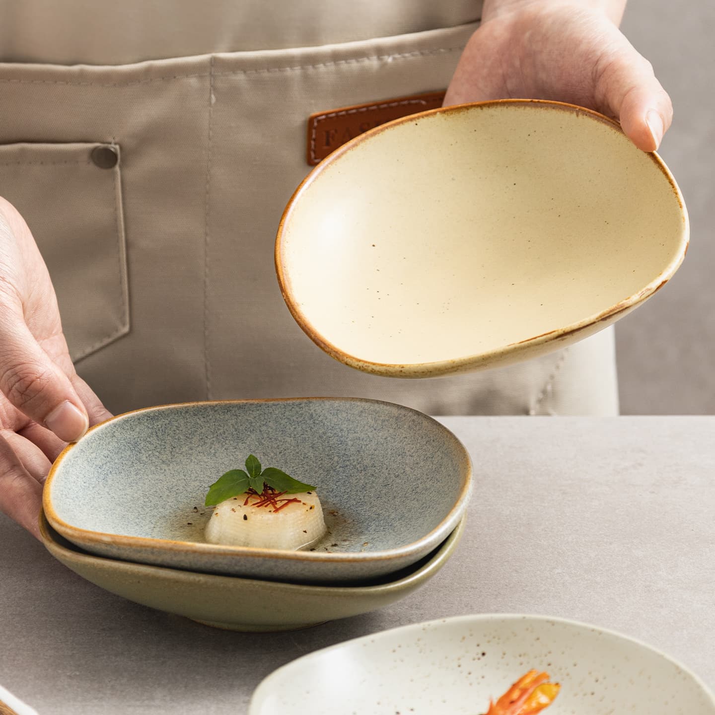 Japanese-style Ceramic Small Dipping Sauce Plate 5-inch Retro Appetizer Dish Irregular Snack Plate for Home and Commercial Use